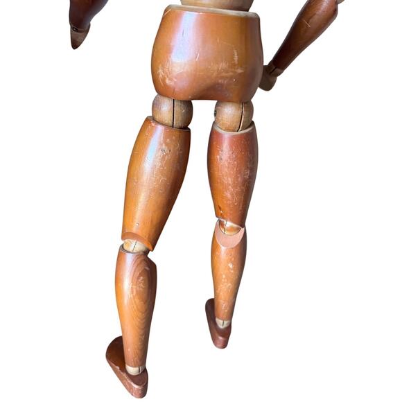 Vintage large wooden articulated artist mannequin - Picture 9 of 9